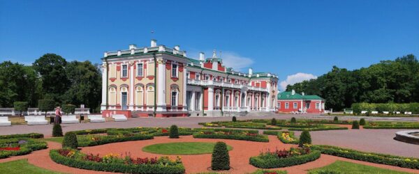 Old town, Kadriorg, Japanese Garden, Pirita, Tallinn TV tower (3 hours)