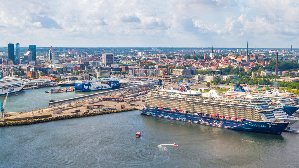 Tallinn cruise and ferry port with private transfer pickup